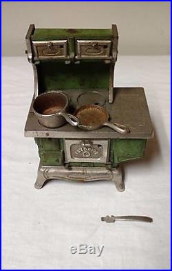 Kenton Toys Favorite Cast Iron & Nickel Toy Stove with 2 Pans & 2 Burner Covers