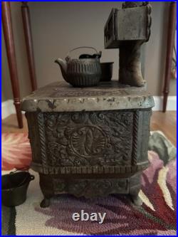 Late 19th-century cast iron salesman sample stove marked Eclipse Late 19th-century cast iron salesman sample stove marked Eclipse