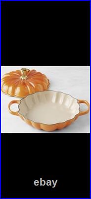 LeCreuset NEWEnameledCastIronPumpkinBraiserPersimmonColor2.6Qt