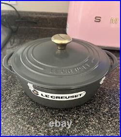 Le Creuset ENAMELED CAST IRON SHALLOW ROUND OVEN COCOTTE Graphite 2 3/4 Qt