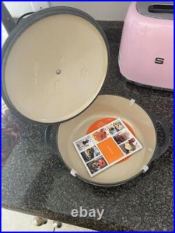 Le Creuset ENAMELED CAST IRON SHALLOW ROUND OVEN COCOTTE Graphite 2 3/4 Qt