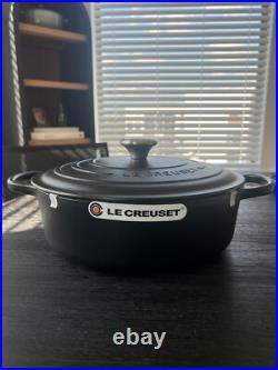 Le Creuset Enameled Cast Iron Signature Round Wide Dutch Oven, 6.75 qt, Licorice Le Creuset Enameled Cast Iron Signature Round Wide Dutch Oven, 6.75 qt, Licorice