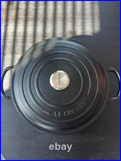 Le Creuset Enameled Cast Iron Signature Round Wide Dutch Oven, 6.75 qt, Licorice Le Creuset Enameled Cast Iron Signature Round Wide Dutch Oven, 6.75 qt, Licorice