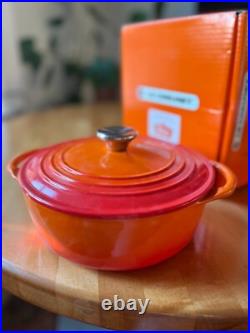 Le Creuset MADE IN FRANCE NEW IN BOX 2.75 qt Cast Iron Dutch Oven Orange