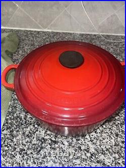 Le Creuset Red Signature Cast Iron Dutch Oven #26 5.5 qt