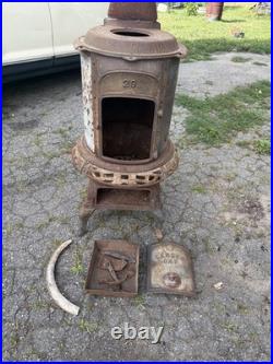 Leader Oak No. 29 pot belly parlor stove
