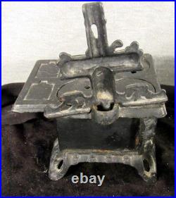 Lot Of Graycraft Cast Iron Stoves And Accessories Lot Includes Th (ezs002648)