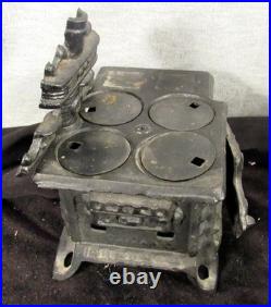 Lot Of Graycraft Cast Iron Stoves And Accessories Lot Includes Th (ezs002648)