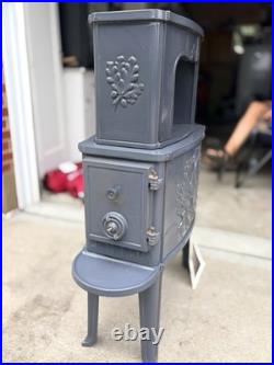 Morso Cast Iron Multifuel Antique Heating Stove Gray with Squirrel Motif