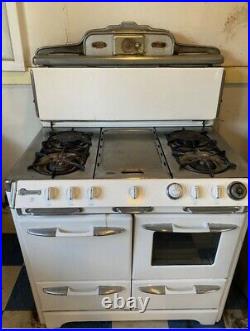 O'Keefe & Merritt Vintage Gas Stove, with broiler & pancake grill, 1940s Venice