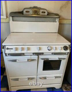 O'Keefe & Merritt Vintage Gas Stove, with broiler & pancake grill, 1940s Venice