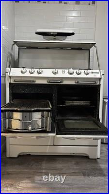 O'Keefe & Merritt Vintage Stove