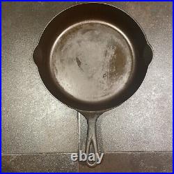 PRE-GRISWOLD ERIE #8 704 L CAST IRON SKILLET Vintage