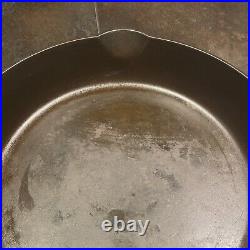 PRE-GRISWOLD ERIE #8 704 L CAST IRON SKILLET Vintage