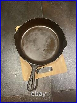PRE-GRISWOLD ERIE #8 704 L CAST IRON SKILLET Vintage