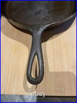PRE-GRISWOLD ERIE #8 704 L CAST IRON SKILLET Vintage