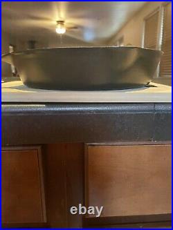 PRE-GRISWOLD ERIE #8 704 L CAST IRON SKILLET Vintage