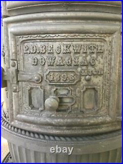 P. D. Beckwith No. 16 Round Oak Wood Stove 1896 withMissing Finial, Cracked Lid