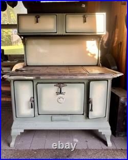 Qualified Range Co. No. 16-16 Cast Iron Range 4 Burner Baking Oven Green/White