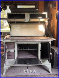 Qualified Range Co. No. 16-16 Cast Iron Range 4 Burner Baking Oven Green/White