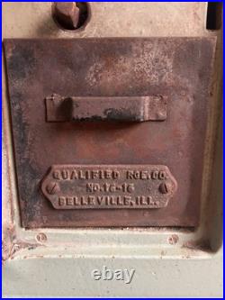 Qualified Range Co. No. 16-16 Cast Iron Range 4 Burner Baking Oven Green/White