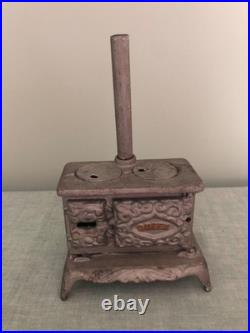 RARE VHTF Antique Queen Dollhouse Cast Iron Stove 112 A/O