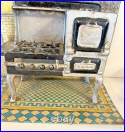 Rare Early 1900's Sapolin Advertising Display Cast Iron Stove on Lithograph Tin Rare Early 1900's Sapolin Advertising Display Cast Iron Stove on Lithograph Tin