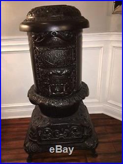 Round Oak Cast Iron Wood Stove By P. D. Beckwith Model 18-S-B (1914) SQUARE BASE