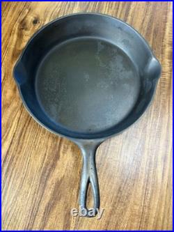 Sidney Hollow Ware Wagner Transition No. 8 Cast Iron Skillet with Heat Ring
