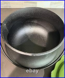 Smith and Clark 4 Quart Cast Iron Cauldron Pot Green'Bubbling' Lid