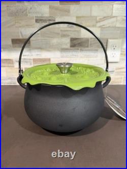 Smith and Clark 4 Quart Cast Iron Cauldron Pot Green'Bubbling' Lid