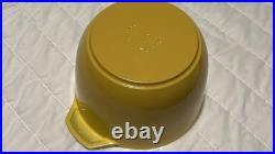 Staub Cast Iron 1.5 qt, Petite French Oven, Citron
