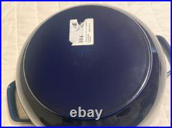 Staub Cast Iron 3.75 qt, Essential French Oven Rooster Lid, Dark Blue Staub Cast Iron 3.75 qt, Essential French Oven Rooster Lid, Dark Blue