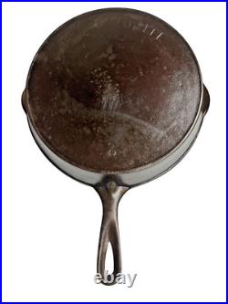 The Favorite No. 8 Cast Iron Columbus Holloware Antique Cast Iron Skillet 1890's The Favorite No. 8 Cast Iron Columbus Holloware Antique Cast Iron Skillet 1890's