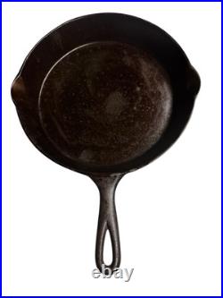 The Favorite No. 8 Cast Iron Columbus Holloware Antique Cast Iron Skillet 1890's The Favorite No. 8 Cast Iron Columbus Holloware Antique Cast Iron Skillet 1890's