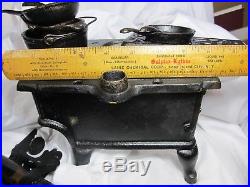 VINTAGE AMERICAN CAST IRON SALESMAN'S SAMPLE WOOD STOVE WithACCESSORIES