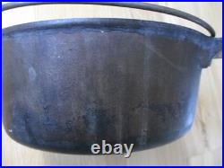 VINTAGE GRISWOLD No 8 CAST IRON TITE-TOP DUTCH OVEN #833 WITH LID