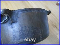 VINTAGE GRISWOLD No 8 CAST IRON TITE-TOP DUTCH OVEN #833 WITH LID