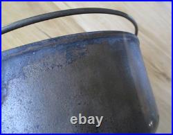 VINTAGE GRISWOLD No 8 CAST IRON TITE-TOP DUTCH OVEN #833 WITH LID