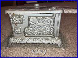 VINTAGE Kenton Brand Antique Royal Cast Iron Miniature Stove Salesman Sample VINTAGE Kenton Brand Antique Royal Cast Iron Miniature Stove Salesman Sample