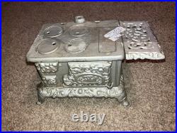 VINTAGE Kenton Brand Antique Royal Cast Iron Miniature Stove Salesman Sample VINTAGE Kenton Brand Antique Royal Cast Iron Miniature Stove Salesman Sample