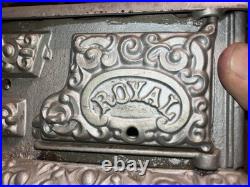 VINTAGE Kenton Brand Antique Royal Cast Iron Miniature Stove Salesman Sample VINTAGE Kenton Brand Antique Royal Cast Iron Miniature Stove Salesman Sample