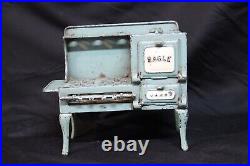VINTAGE OLD TOY CHILD EAGLE CAST IRON MINIATURE STOVE Medium size