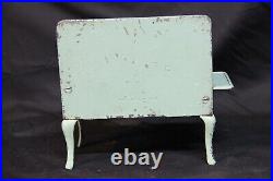 VINTAGE OLD TOY CHILD EAGLE CAST IRON MINIATURE STOVE Medium size