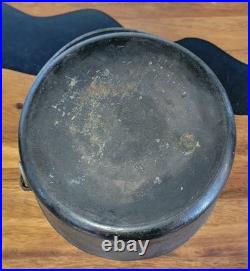 VTG Birmingham Stove & Range (FBP) Cast Iron Bean Pot withLid