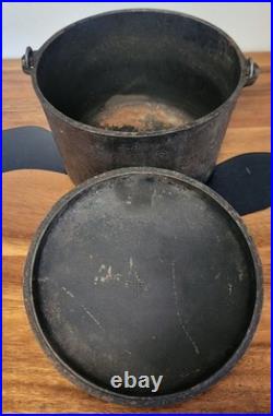 VTG Birmingham Stove & Range (FBP) Cast Iron Bean Pot withLid