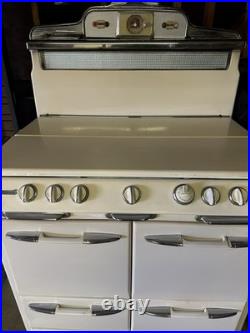 Vintage 1950s O'Keefe & Merritt Gas Stove 4 Burner with Griddle & Grillevator