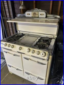 Vintage 1950s O'Keefe & Merritt Gas Stove 4 Burner with Griddle & Grillevator