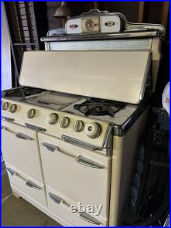 Vintage 1950s O'Keefe & Merritt Gas Stove 4 Burner with Griddle & Grillevator