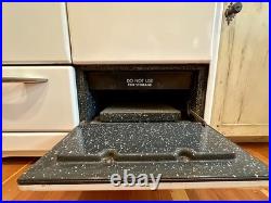 Vintage 1950s O'Keefe & Merritt Gas Stove 4 Burner with Griddle & Grillevator